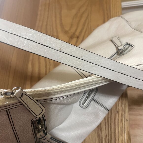 Etienne Aigner Handbag - Picture 10 of 13